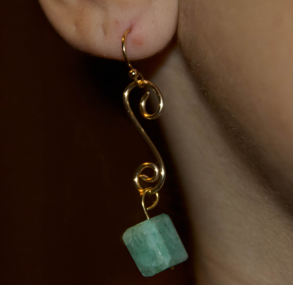 Orecchini in Larimar – Pendenti Dorati con Spirale