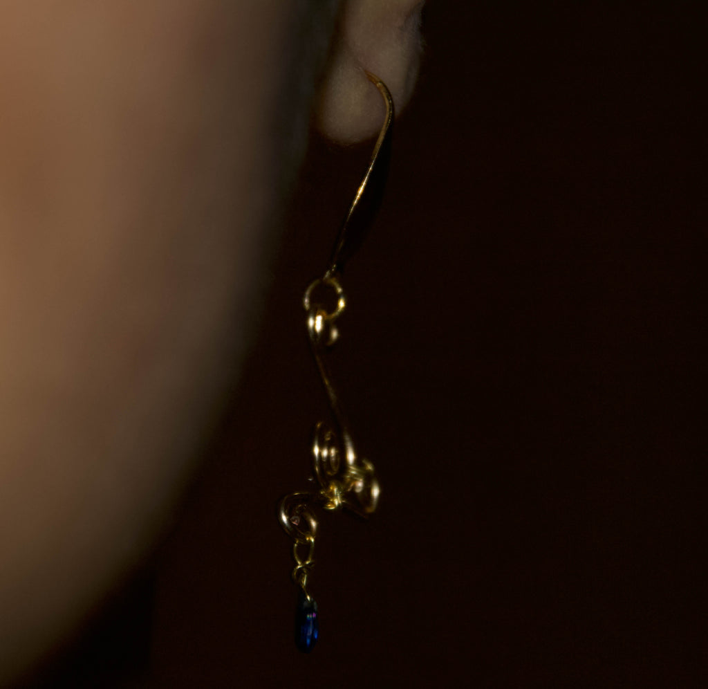 Orecchini in Cianite – Wire Art Dorato