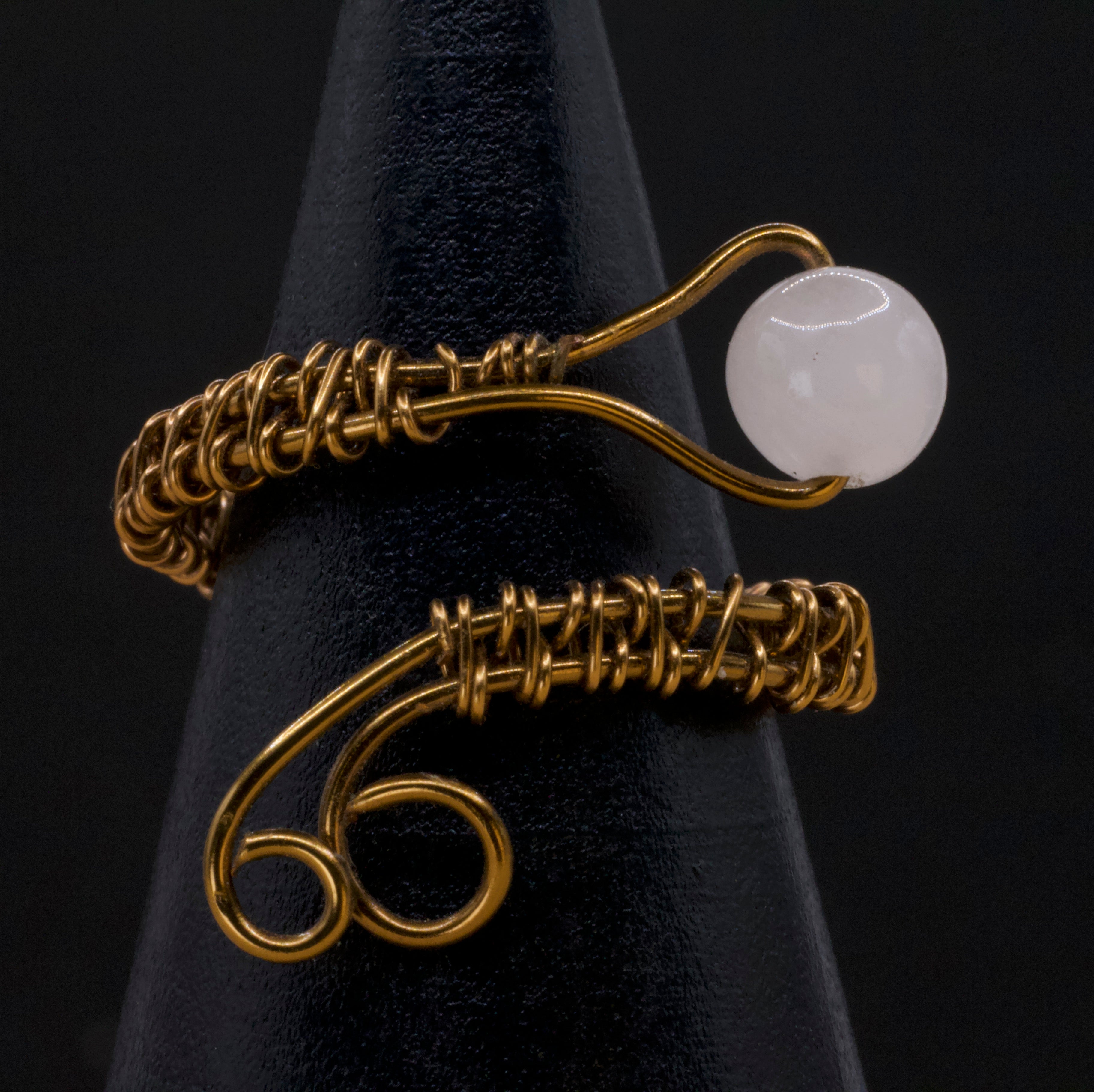 Anello in quarzo rosa | intreccio in rame anticato