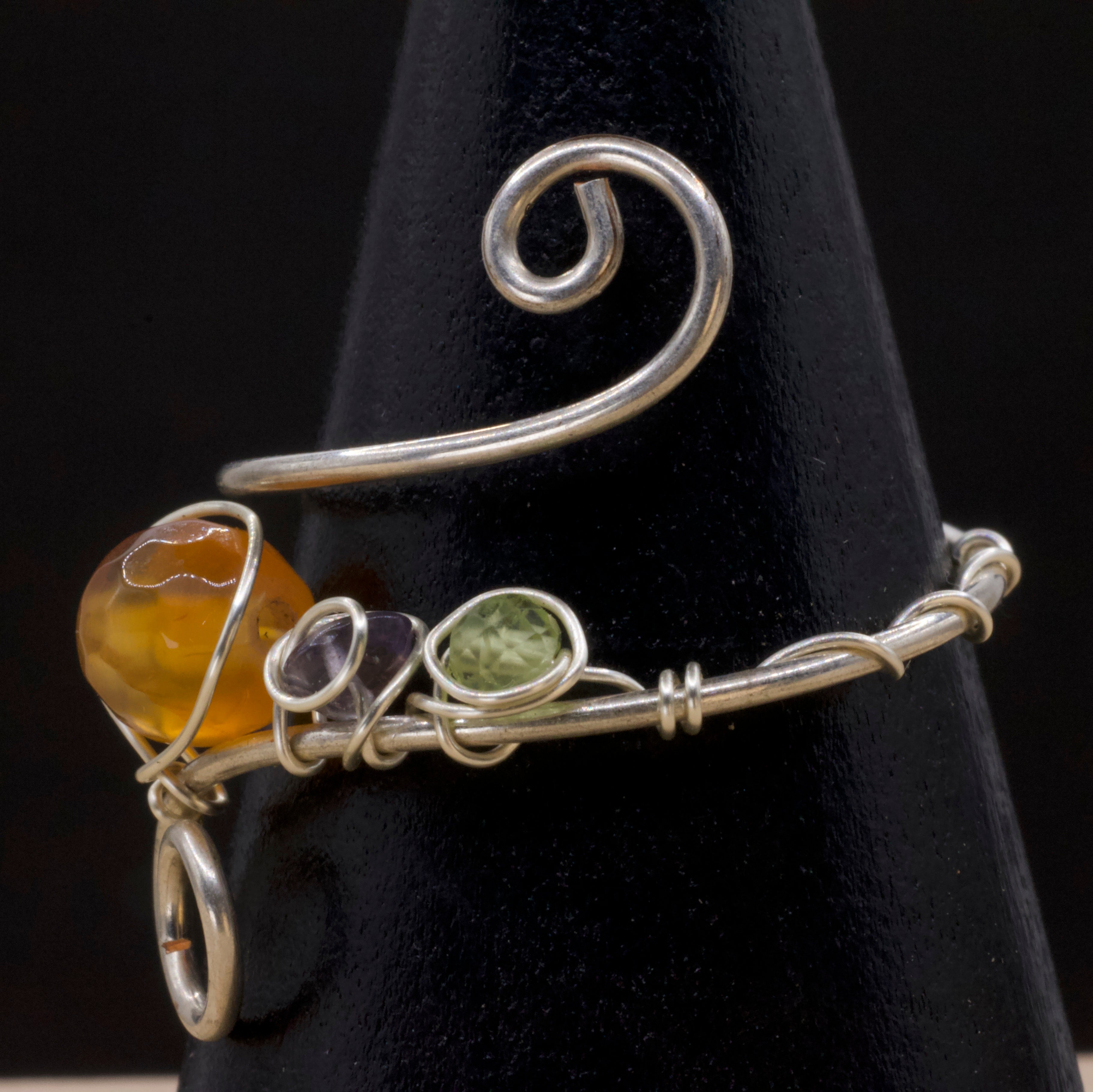 Anello in corniola, tanzanite e peridoto | spirale in rame placcato argento 925