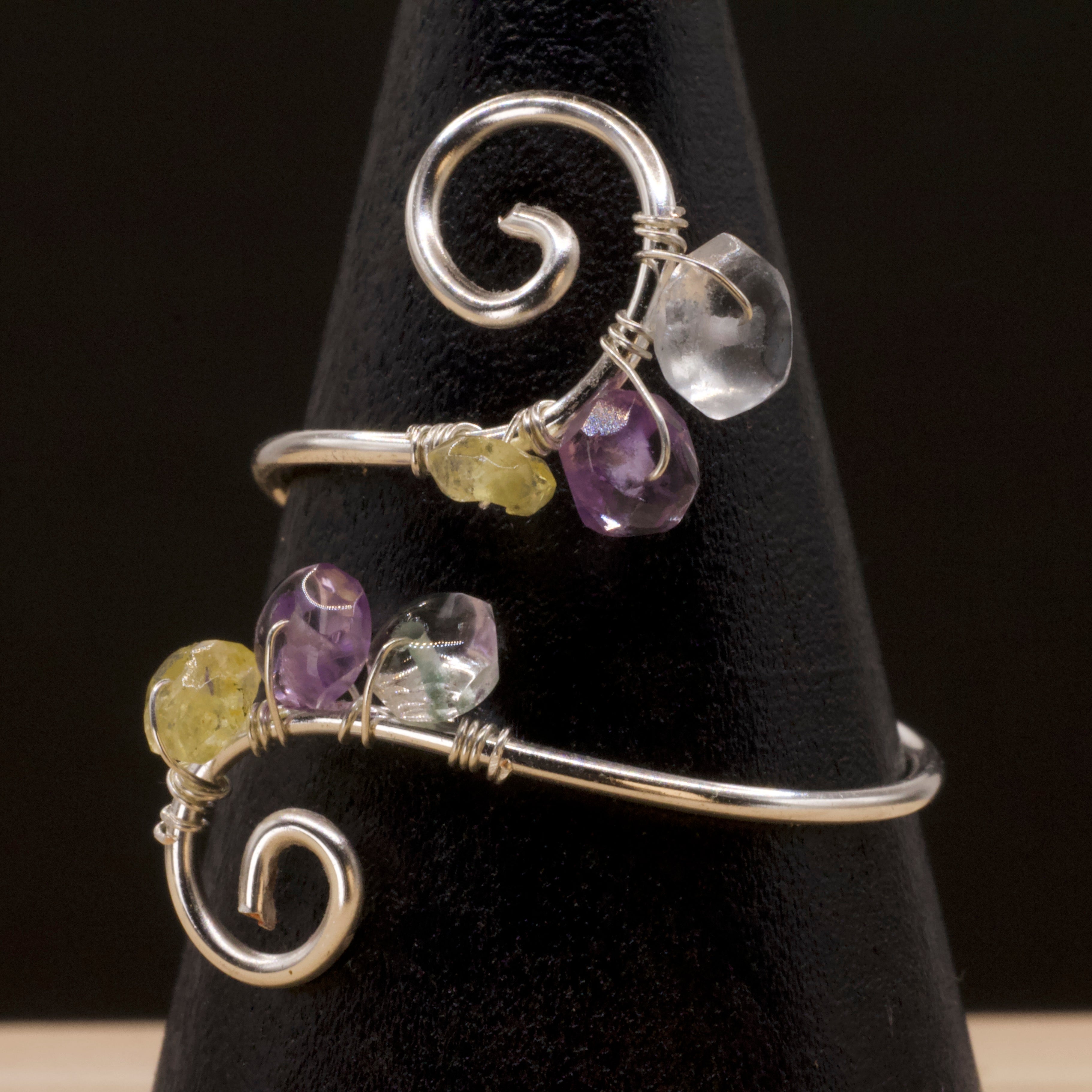 Anello in ametista, acquamarina e quarzo citrino | spirale rame placcato argento 925