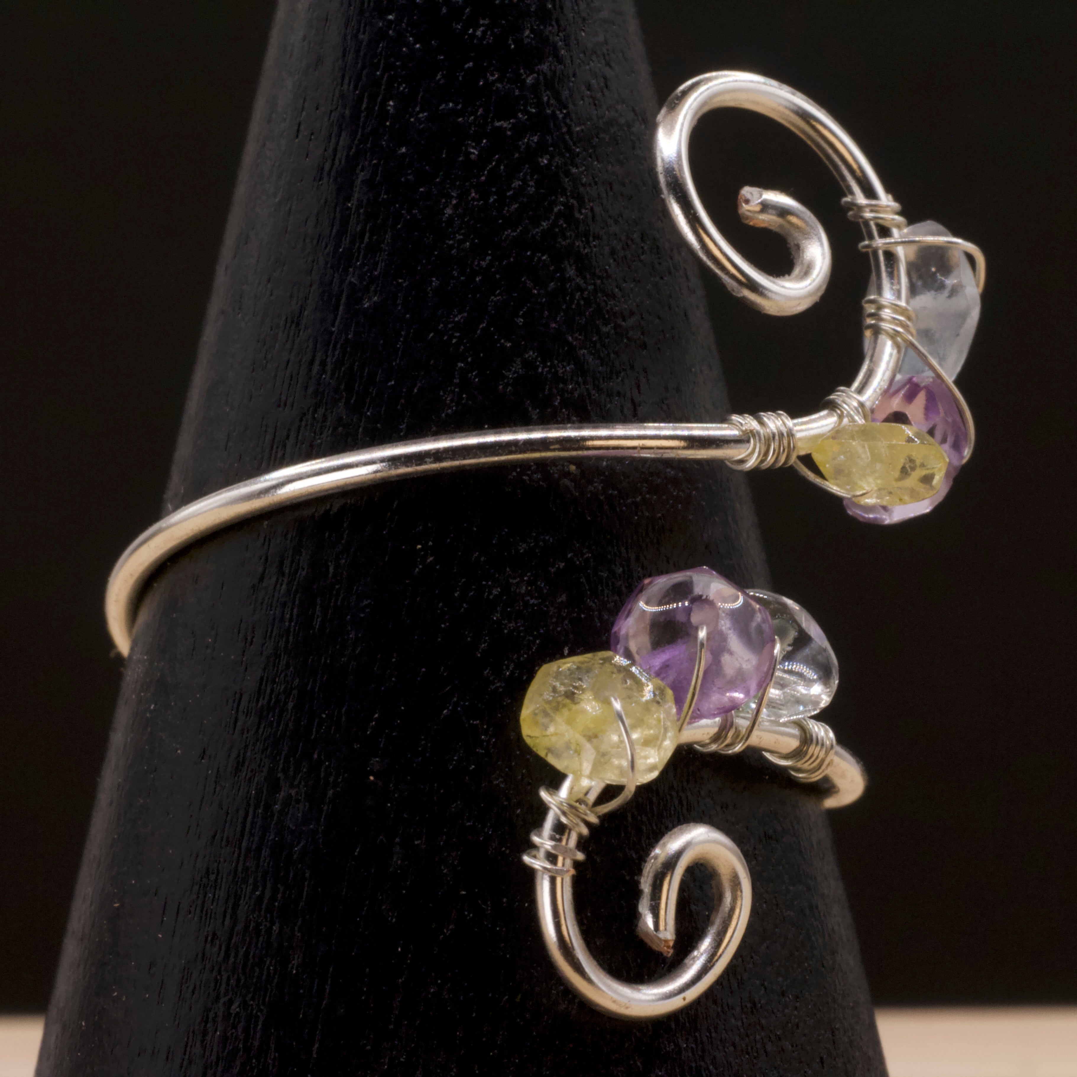 Anello in ametista, acquamarina e quarzo citrino | spirale rame placcato argento 925