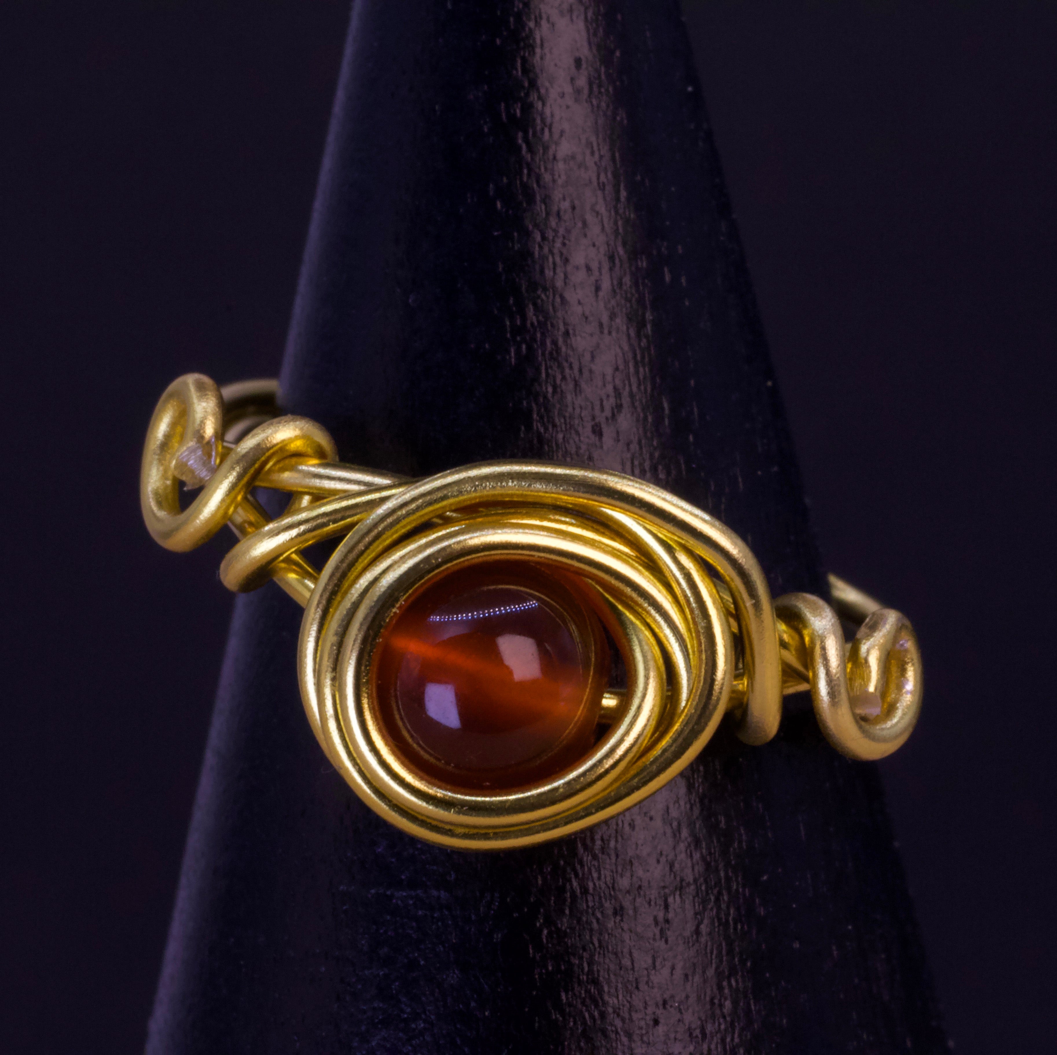 Anello in corniola | nido dorato