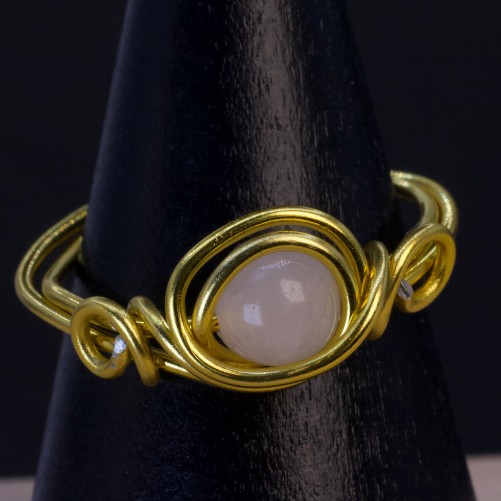 Anello in quarzo rosa | nido dorato delicato