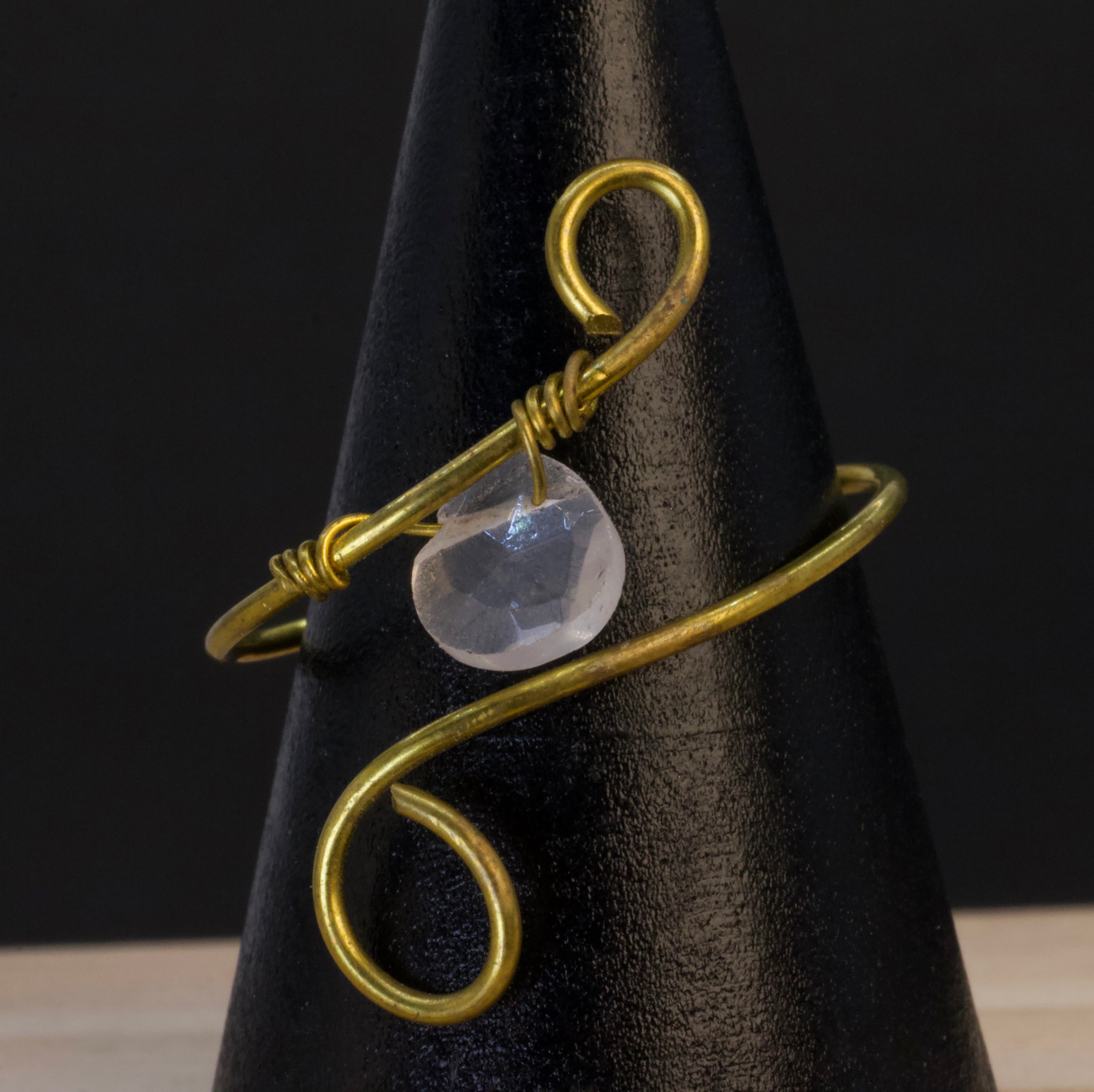 Anello Spirale Dorata con Quarzo Rosa | regolabile